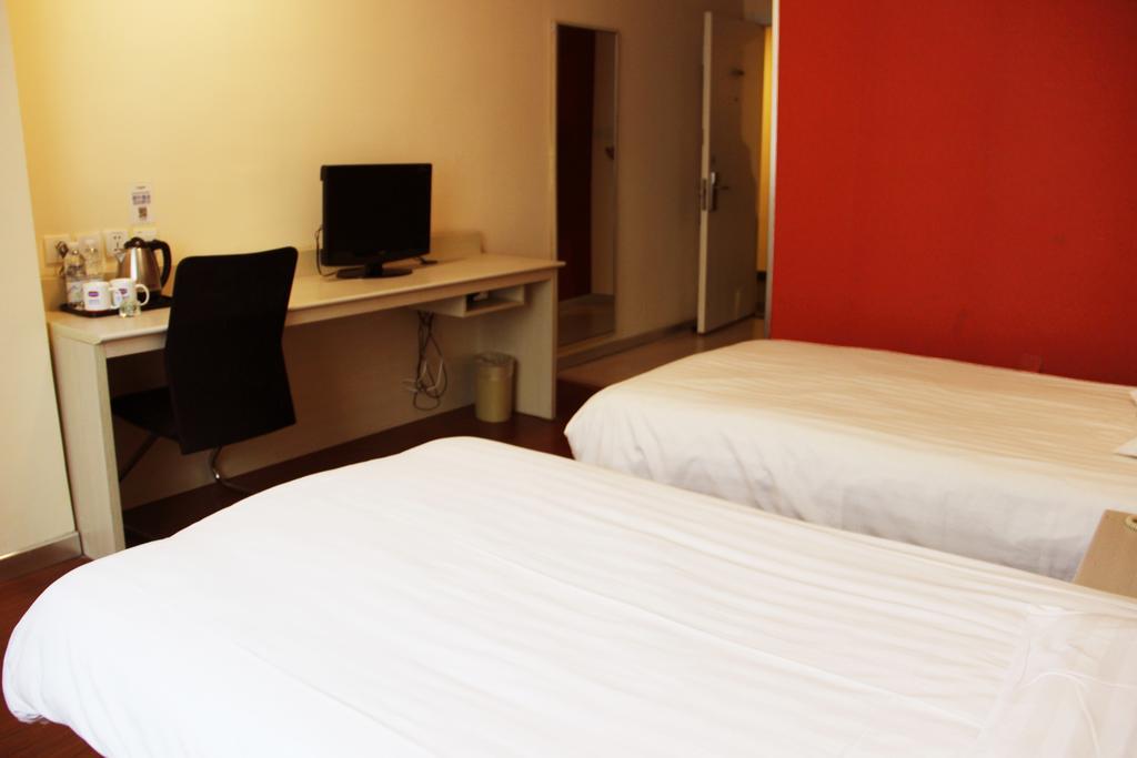 Hanting Express Lanzhou Railway Station Room photo